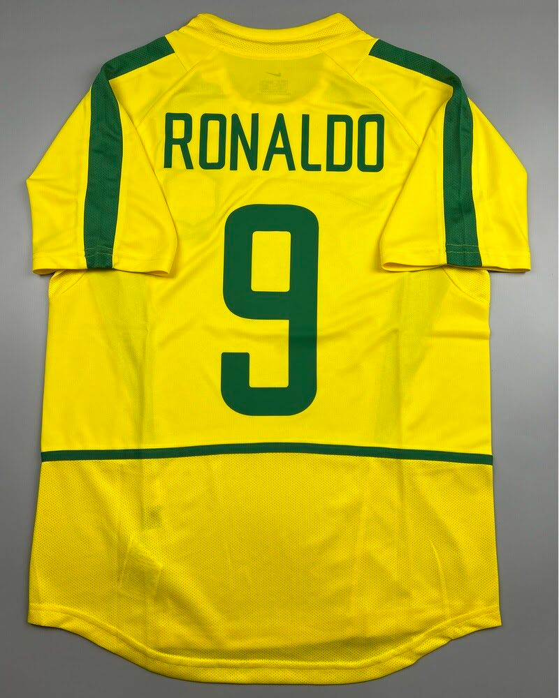 Ronaldo Brasil Home Kit 2002 Nazario brazil R9 - Roblox